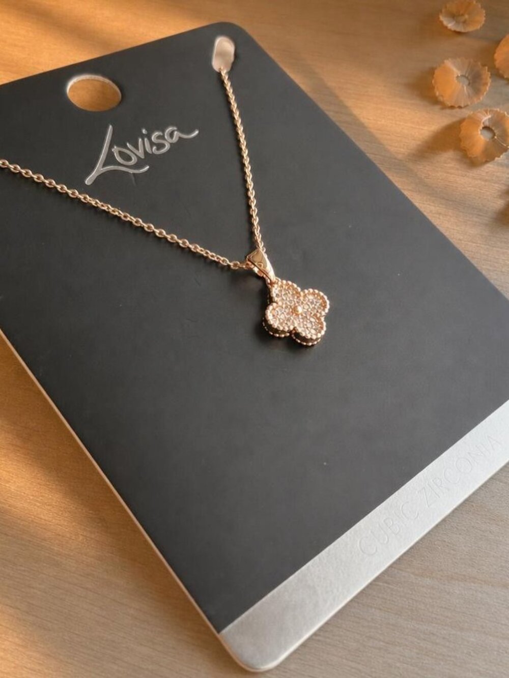 Lovisa Gold Clover Pendant Necklace - Picture 2 of 2